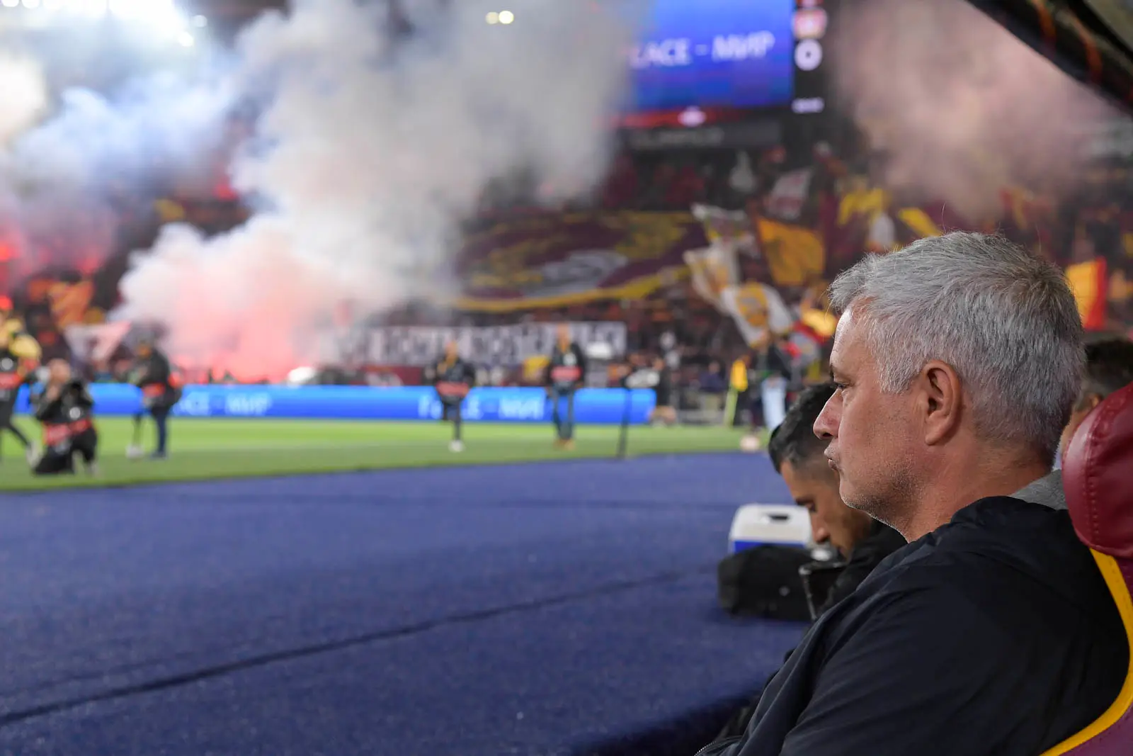 roma bayer leverkusen mourinho curva sud