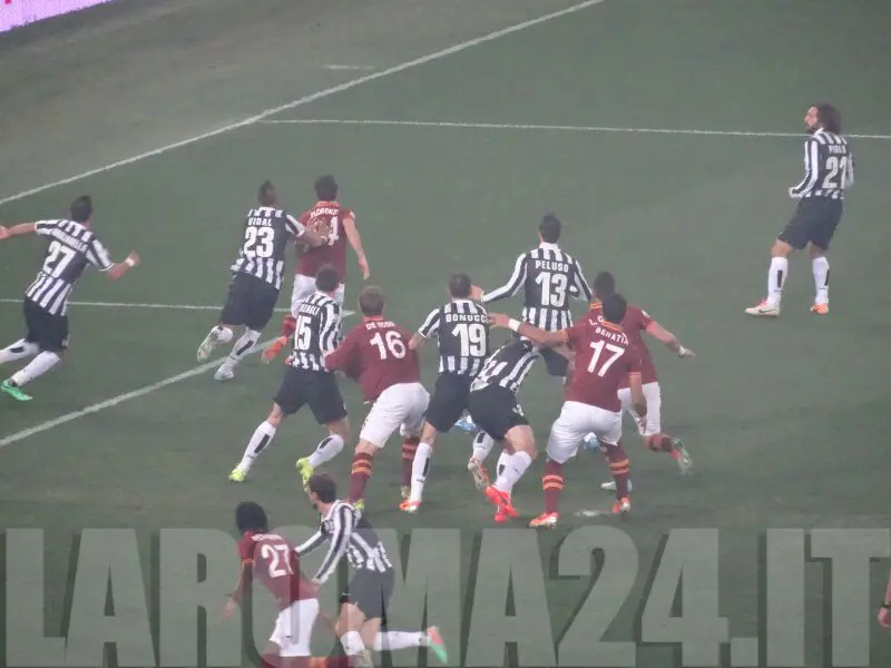 azione area roma juve ci 210114