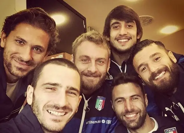 bonucci instagram de rossi perin candreva cerci sirigu