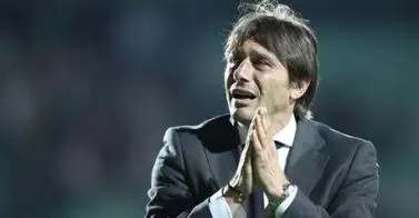 conte piange mani a preghiera