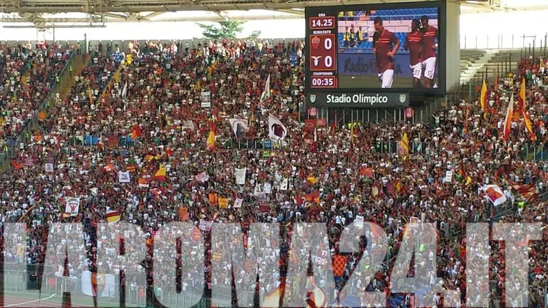 curva sud piena derby ottima
