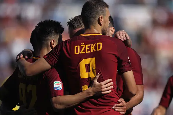 dzeko abbraccio spalle roma udinese