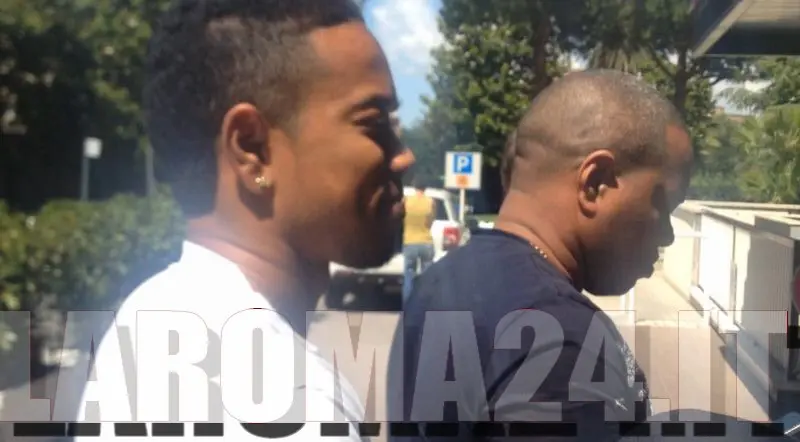 emanuelson mezzo sorriso profilo gemelli lr24