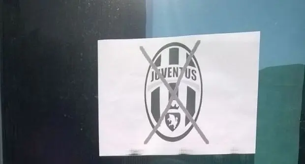 foto anti juve articolo messaggero