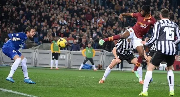 gervinho gol acrobazia roma juventus ci