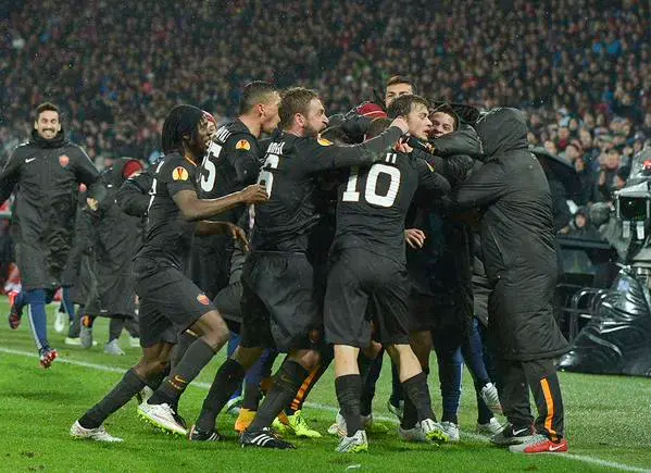 gruppo esulta feyenoord roma