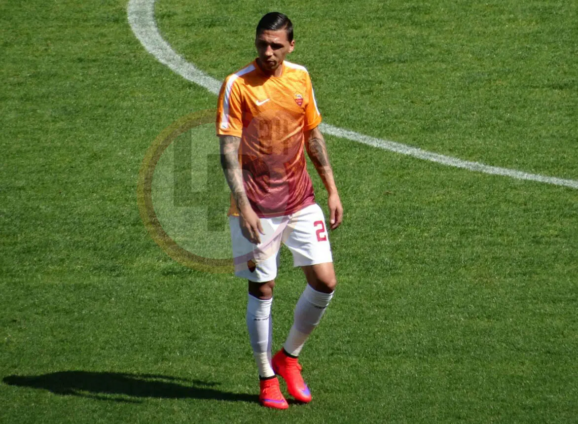 holebas tutta figura riscaldamento toro roma