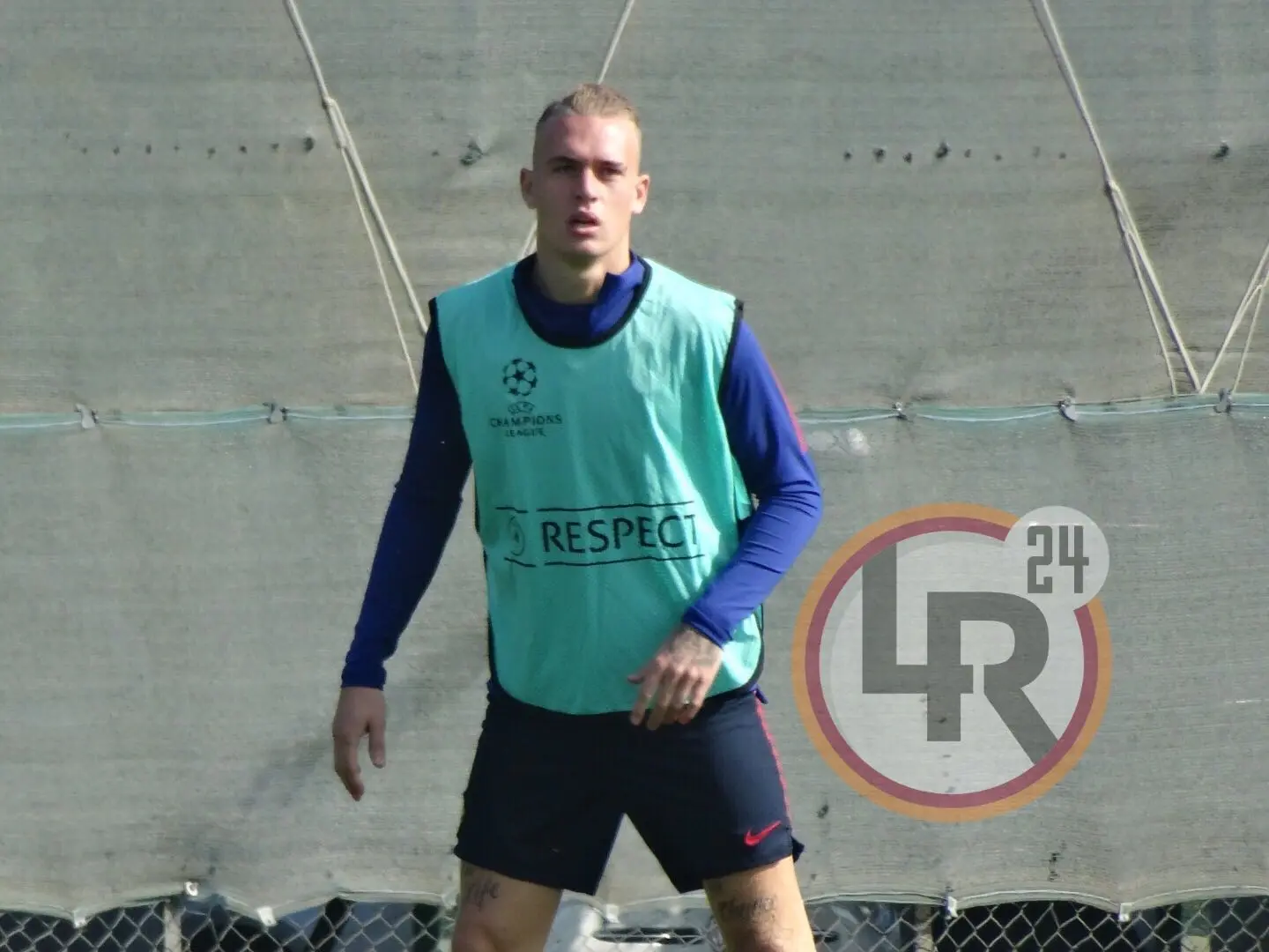 karsdorp pettorina champions allenamento