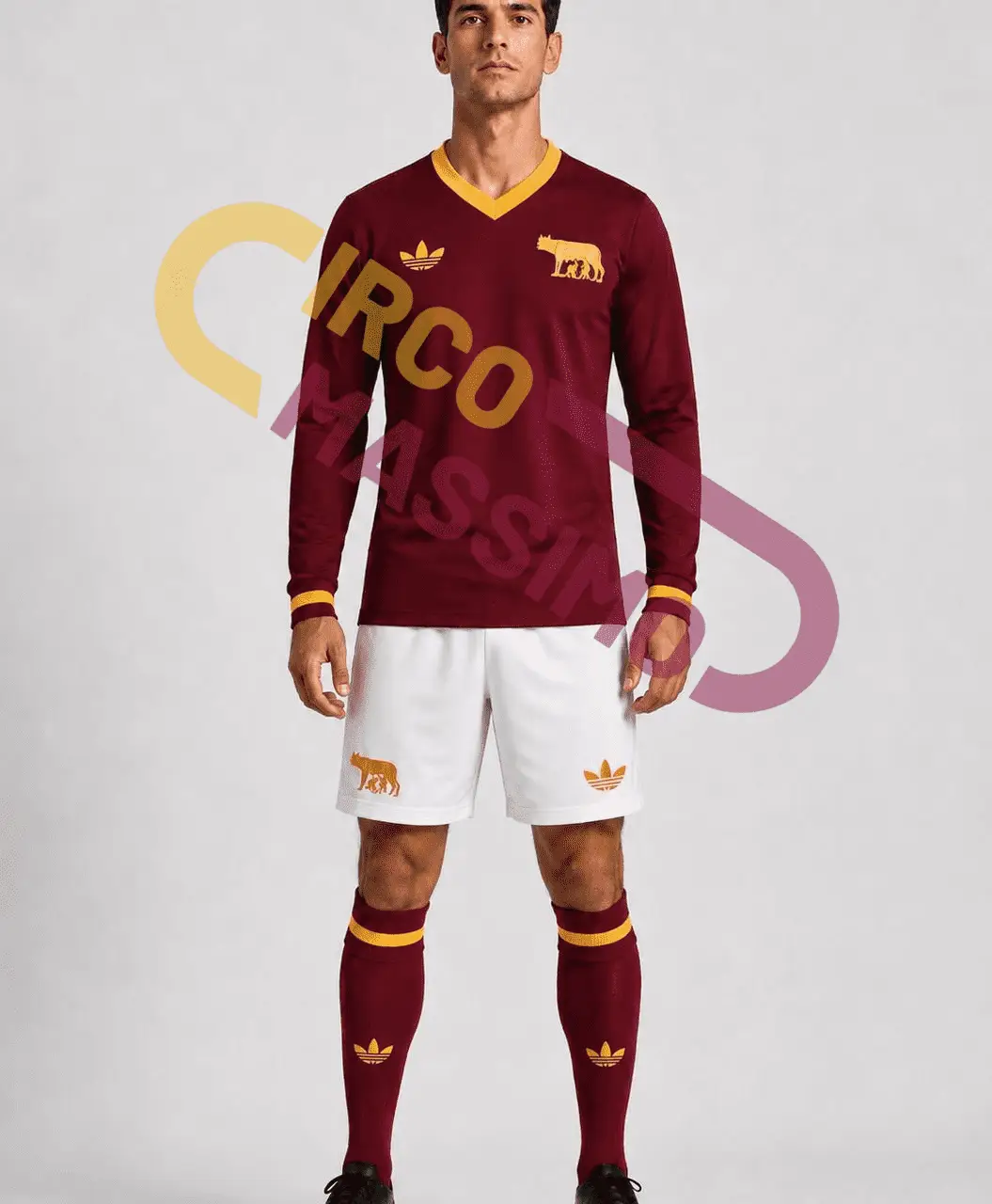 Maglia del centenario, le anticipazioni sul kit della Roma: look retrò con la Lupa capitolina (FOTO)