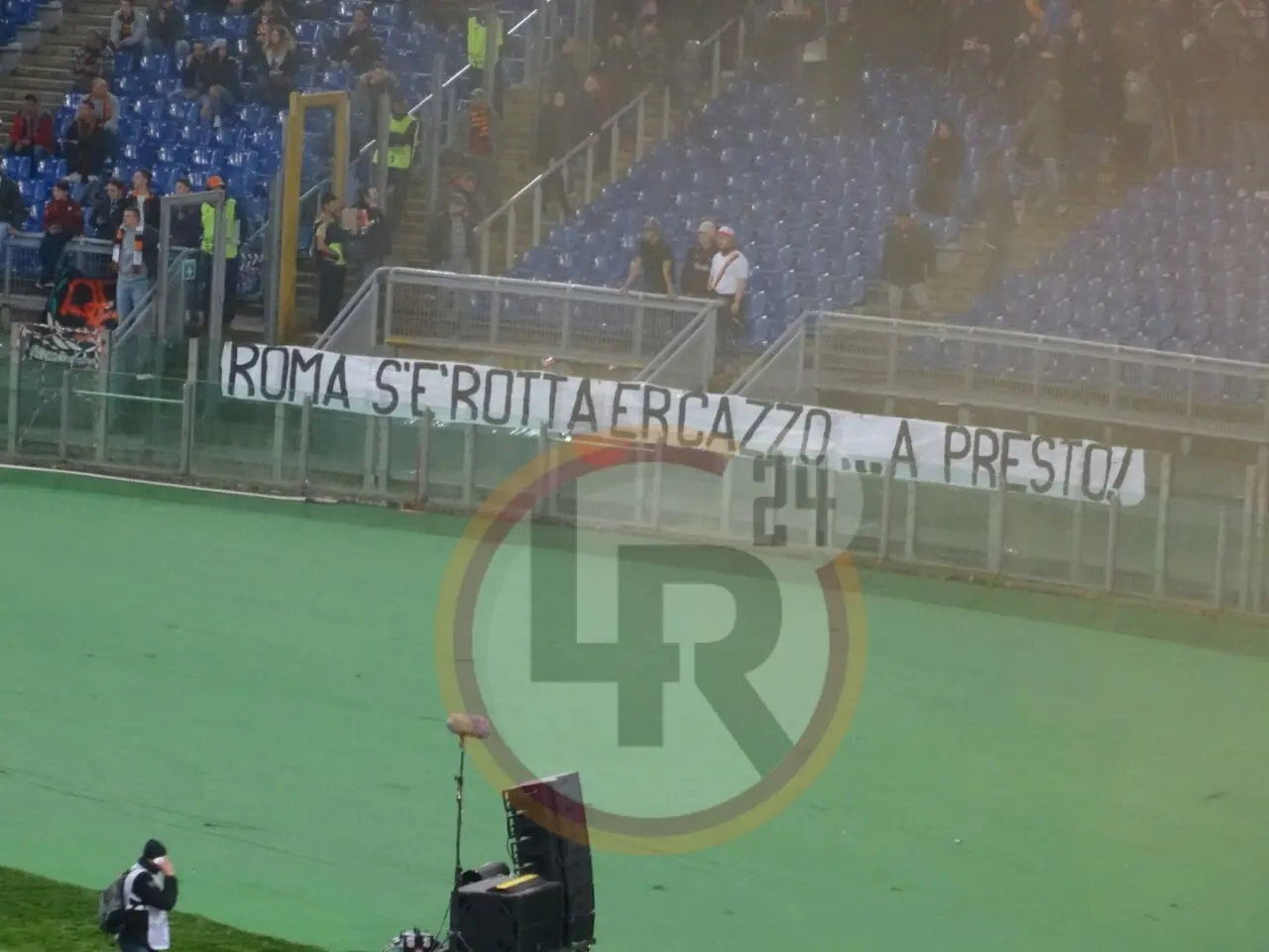 roma fiorentina striscione curva sud contestazione 18032015
