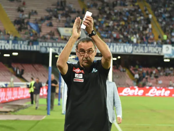 sarri applauso napoli