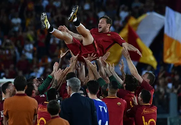 totti alzato 2