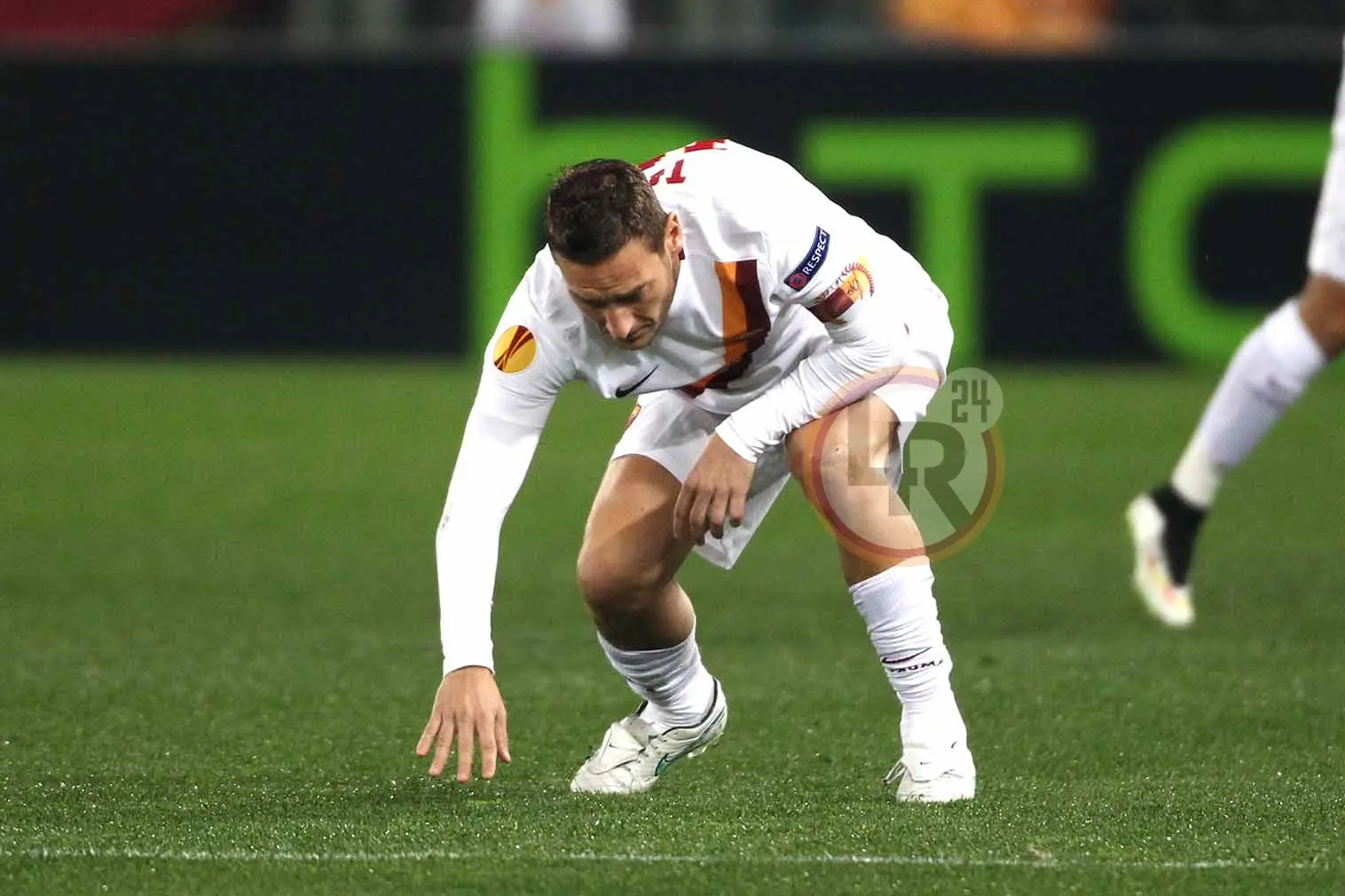 totti piegato roma feyenoord 20022015 foto gino