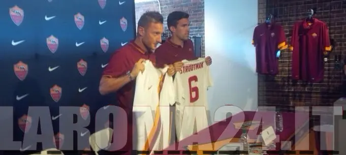 totti strootman maglia bianca