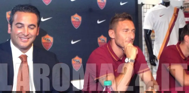totti zanzi maglia bianca