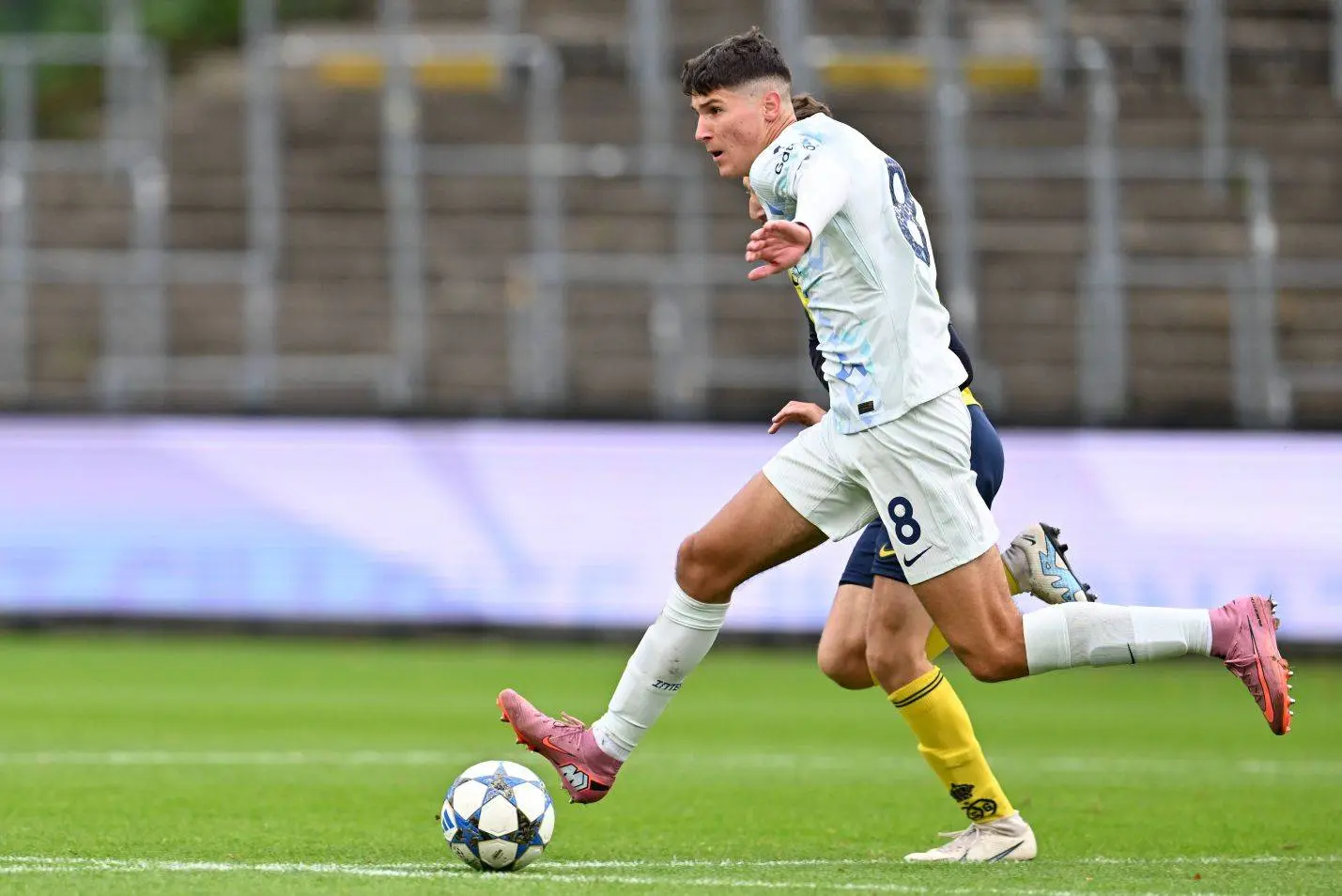 vukoje-andrija-inter-mailand-youth-league-21-10-25-imago-sportpix-pumann