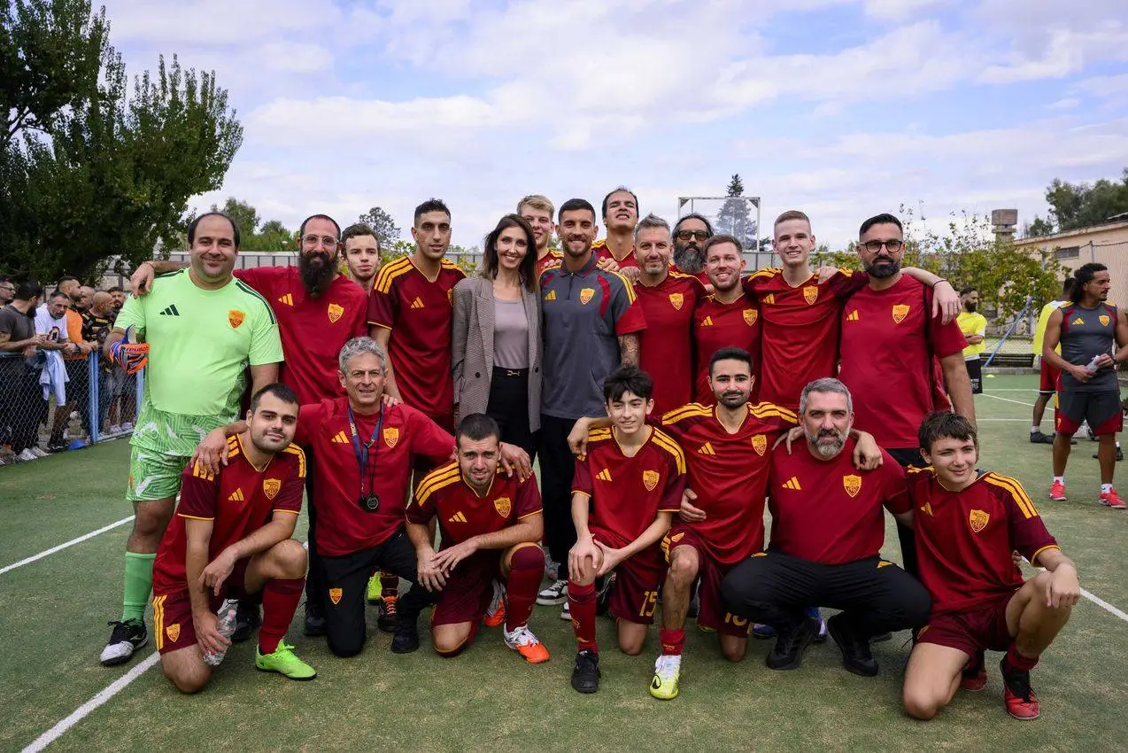 Pellegrini e la AS Roma Autistic FC in visita a Rebibbia 10.10.2026