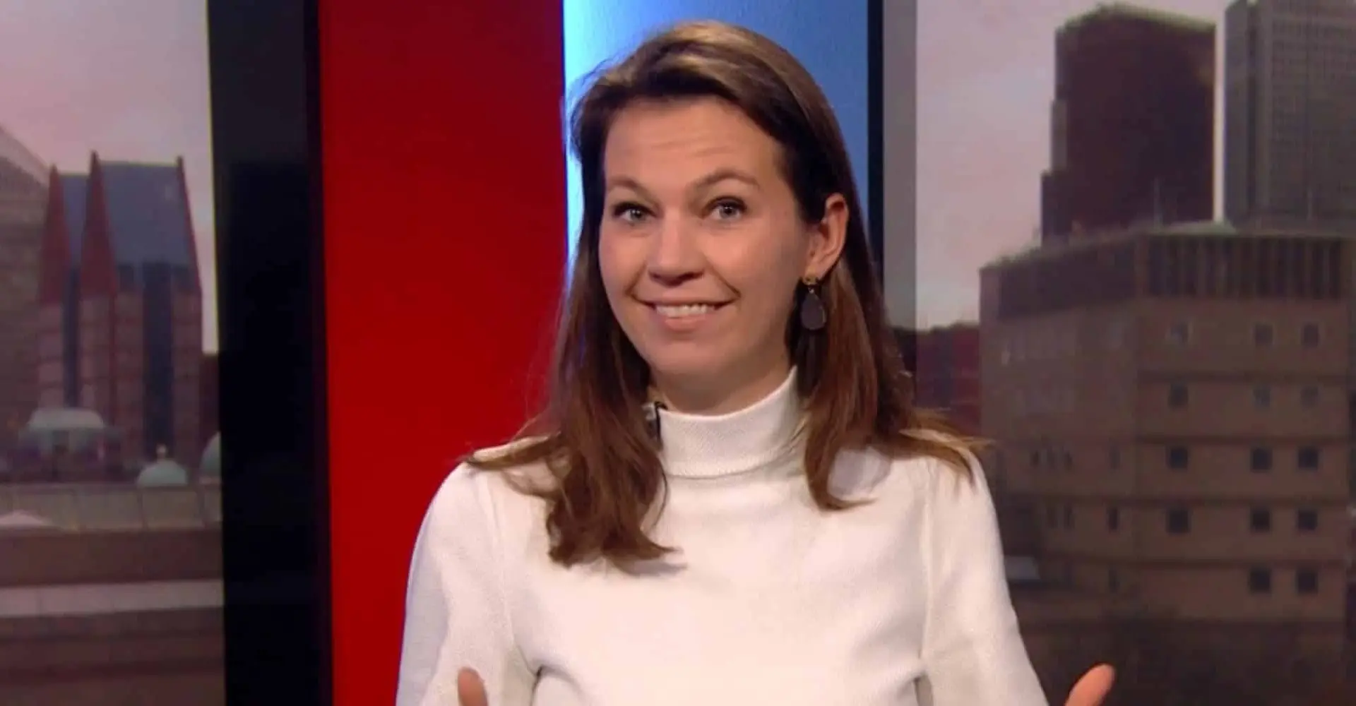 Politiek Verslaggeefster Marleen de Rooy bereikt alvast hoogtepuntje en deelt heerlijke foto