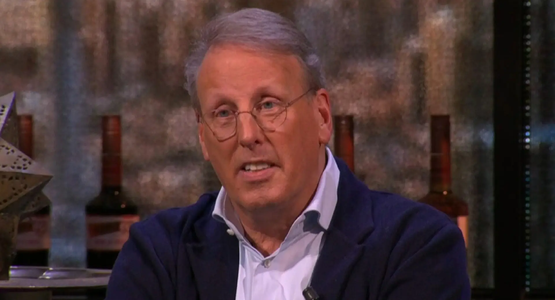 Chris Woerts (Vandaag Inside) finaal uitgelachen om extreem ongezonde verslaving: 'Als hij er eentje laat zit z'n broek vol'
