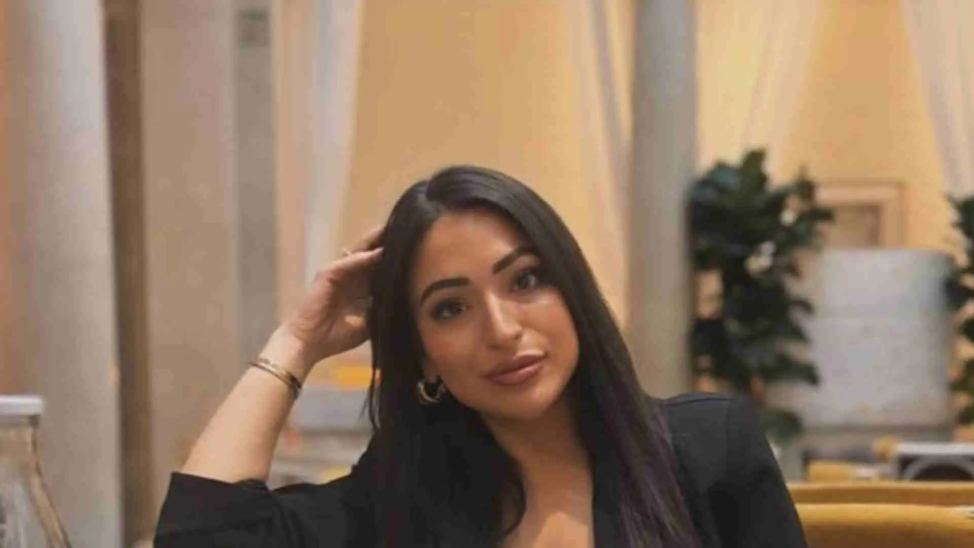 Fotobewijs: Lale Gül dwingt haar vriendinnen om Vandaag Inside te kijken (als ze er zelf aan tafel zit)