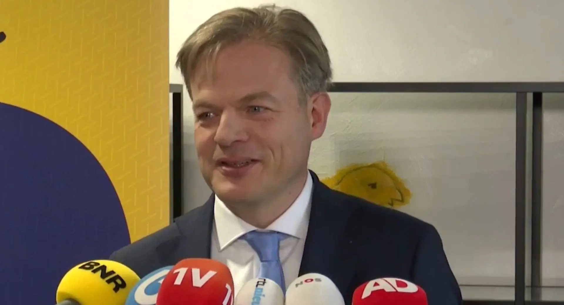 Pieter Omtzigt wordt ijskoud ontvangen na abrupte terugkeer in Tweede Kamer: 'Geloofwaardigheid ver te zoeken'