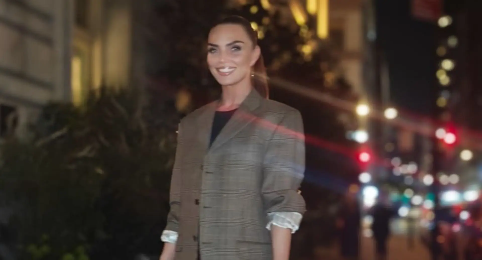 Kim Feenstra is meer dan model met gek stemmetje: van diefstal naar escort tot gewild topmodel (foto's)