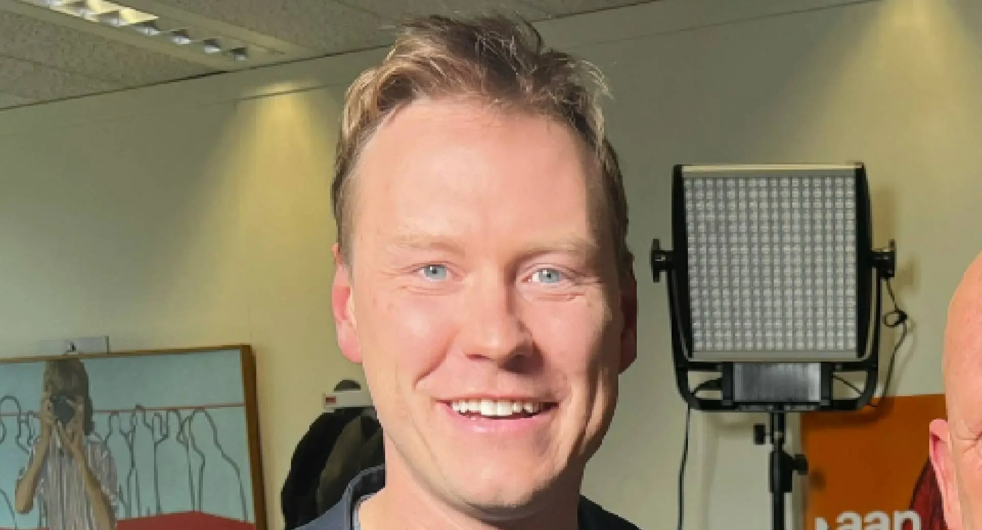 Sam Hagens neemt afscheid van Merel Ek tijdens intiem onderonsje: "Lieve collega's" (foto)