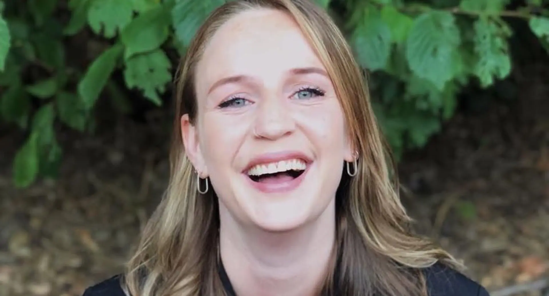 Sophie Hijlkema (3FM) strikt twee wulpse mannen voor spannend triootje en iedereen kan meegenieten!