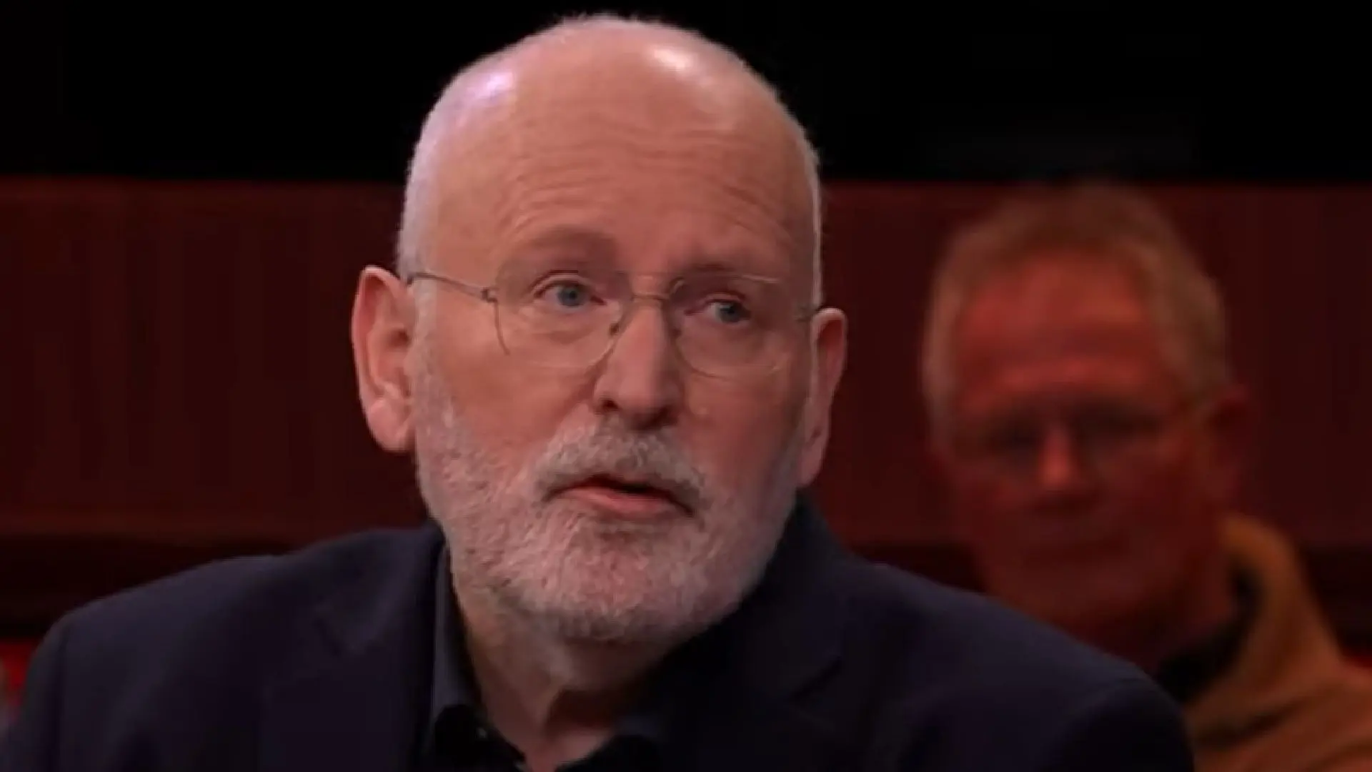 Hoe dan: Frans Timmermans is als enige Nederlander enorm afgevallen tijdens feestdagen (video)