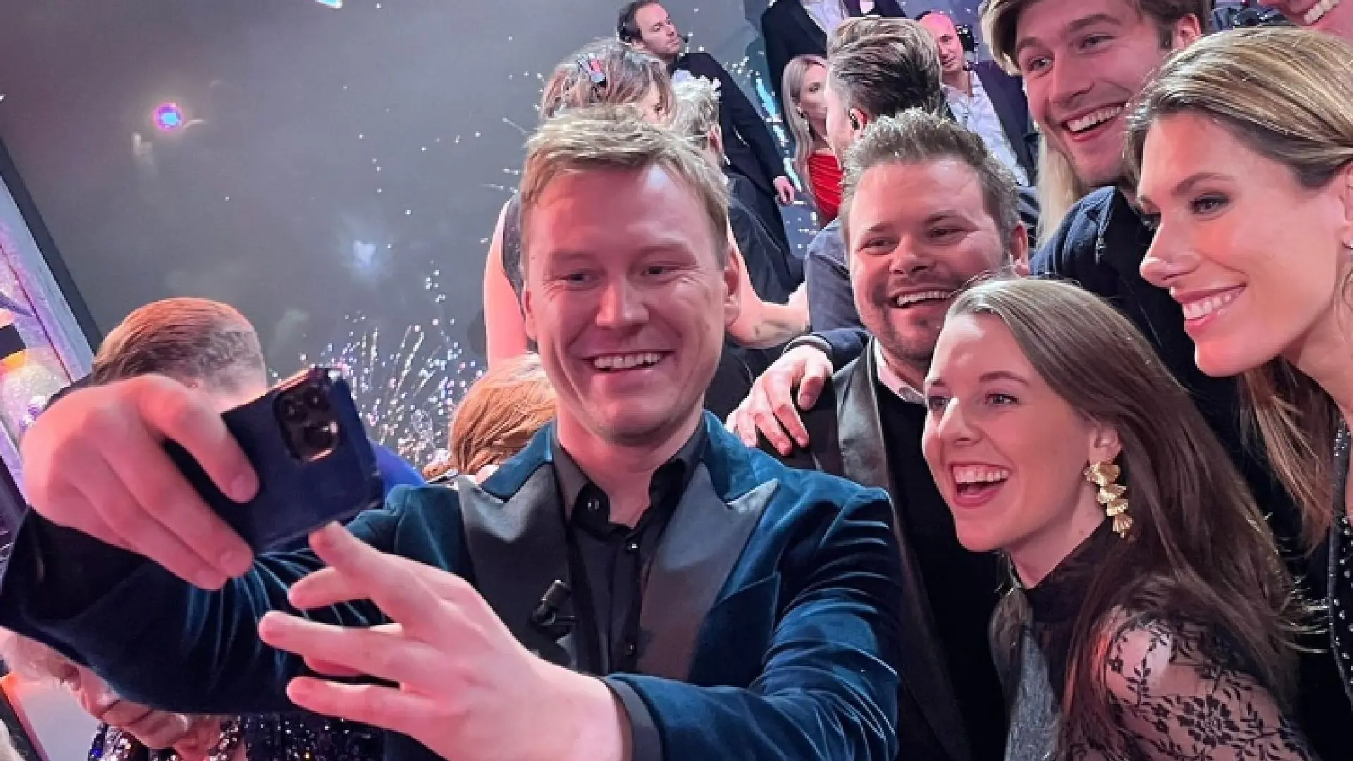 Vandaag Inside-collega's leveren fotobewijs: Sam Hagens nu al ontmaskerd als De Mol (foto)