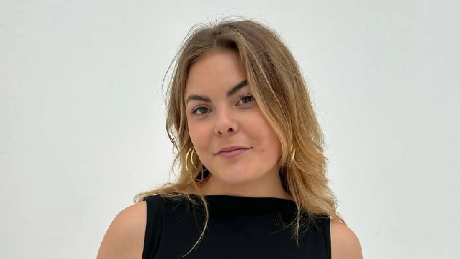 Royale gravinfluencer Eloise van Oranje is afgestudeerd en verstopt pluspunten op heerlijke foto