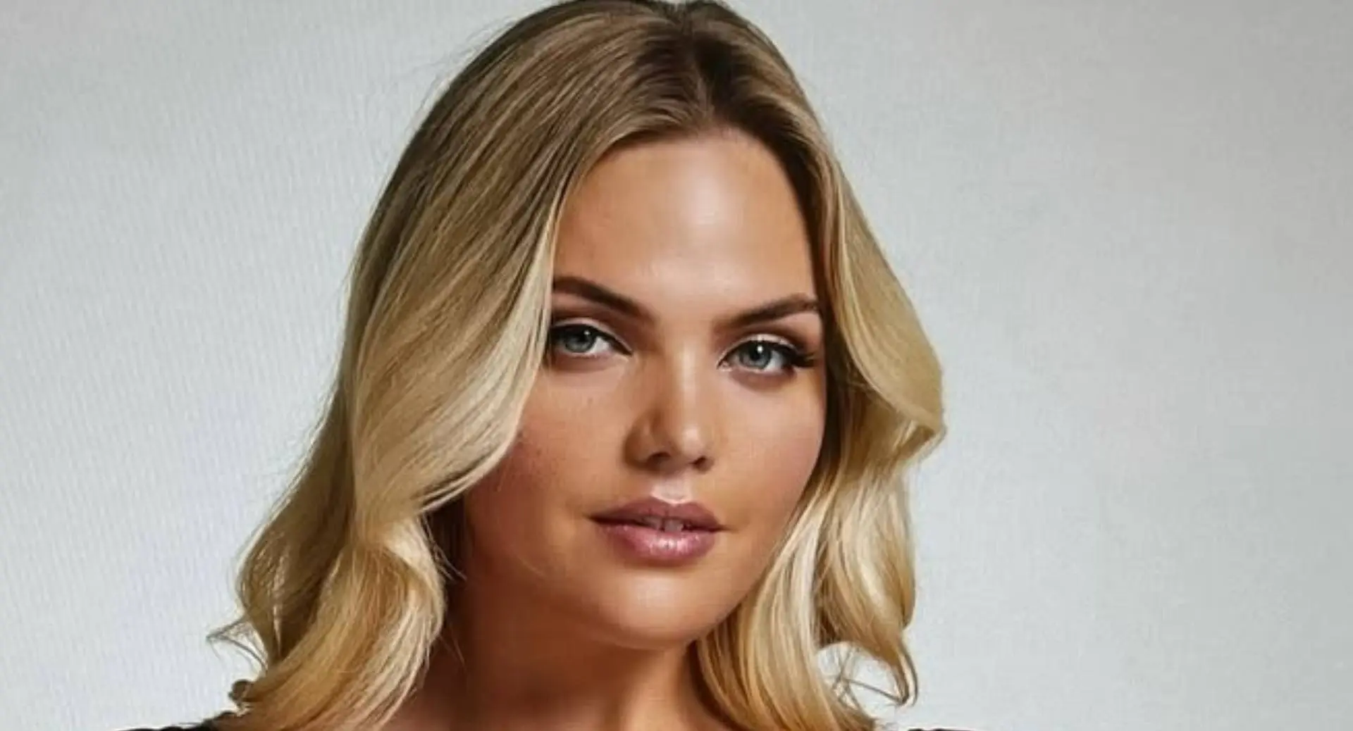 Curvy model Isadee Jansen laat volgers watertanden met heerlijke bikinifoto's