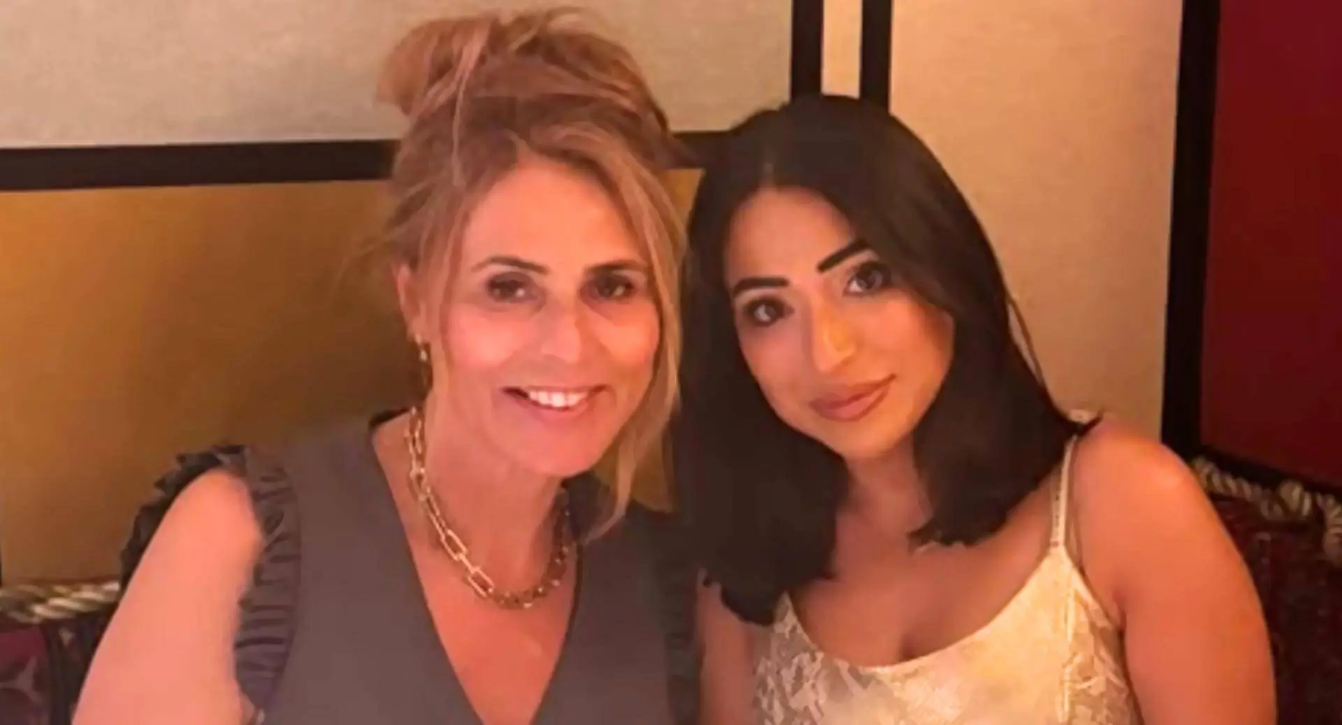 Lale Gül slurpt en smult samen tijdens intiem onderonsje met Heleen van Royen