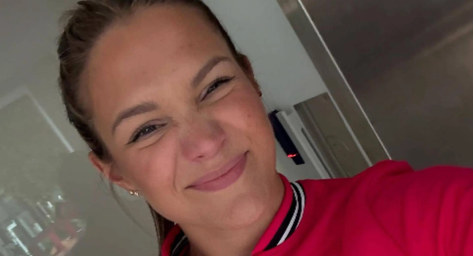 Schaatsster Angel Daleman laat zich van achterzijde filmen en rekt haar broekje flink uit