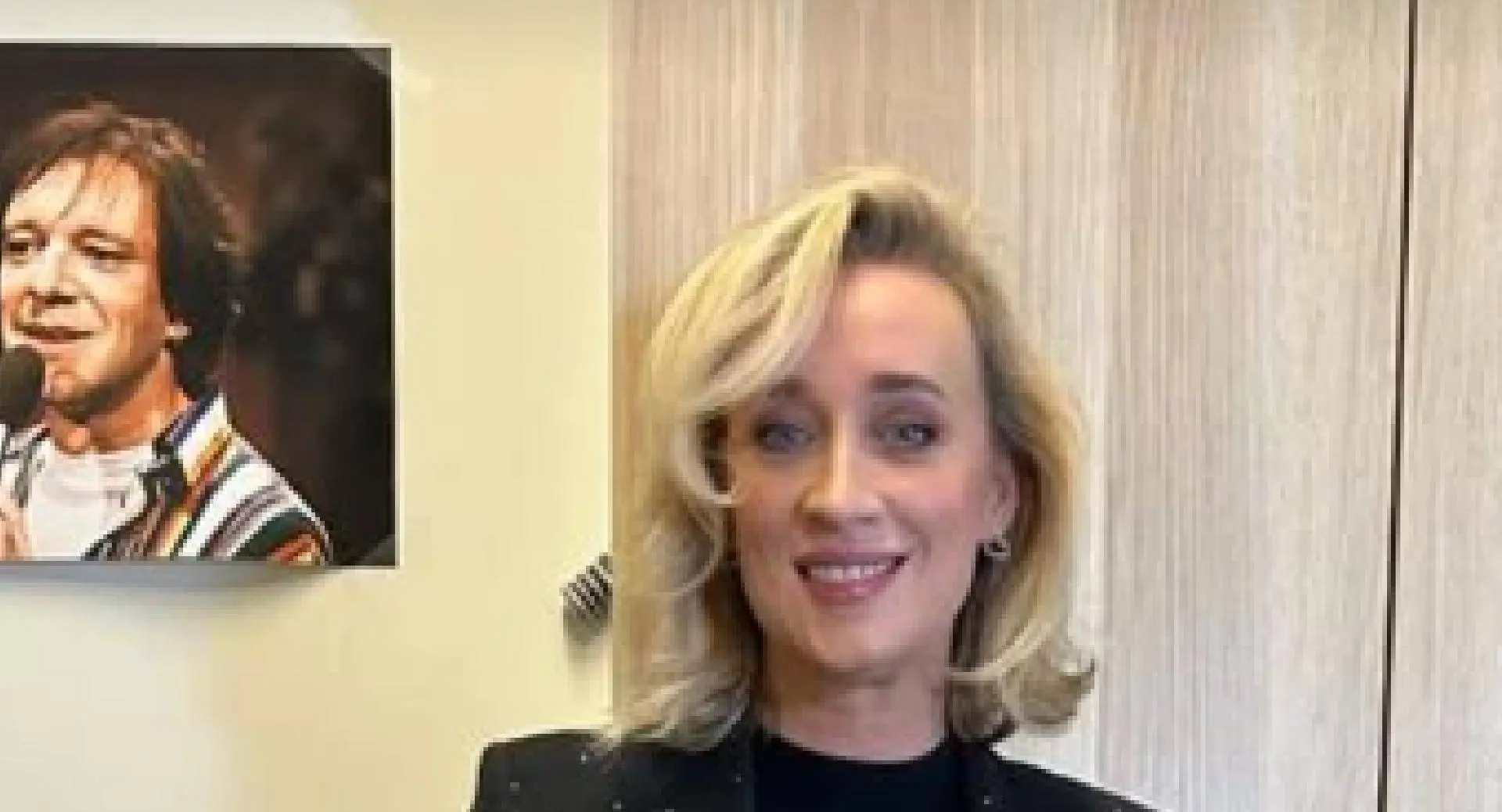 Eva Jinek ligt wéér onder vuur: presentatrice verdient flink aan schnabbel tijdens vakantie