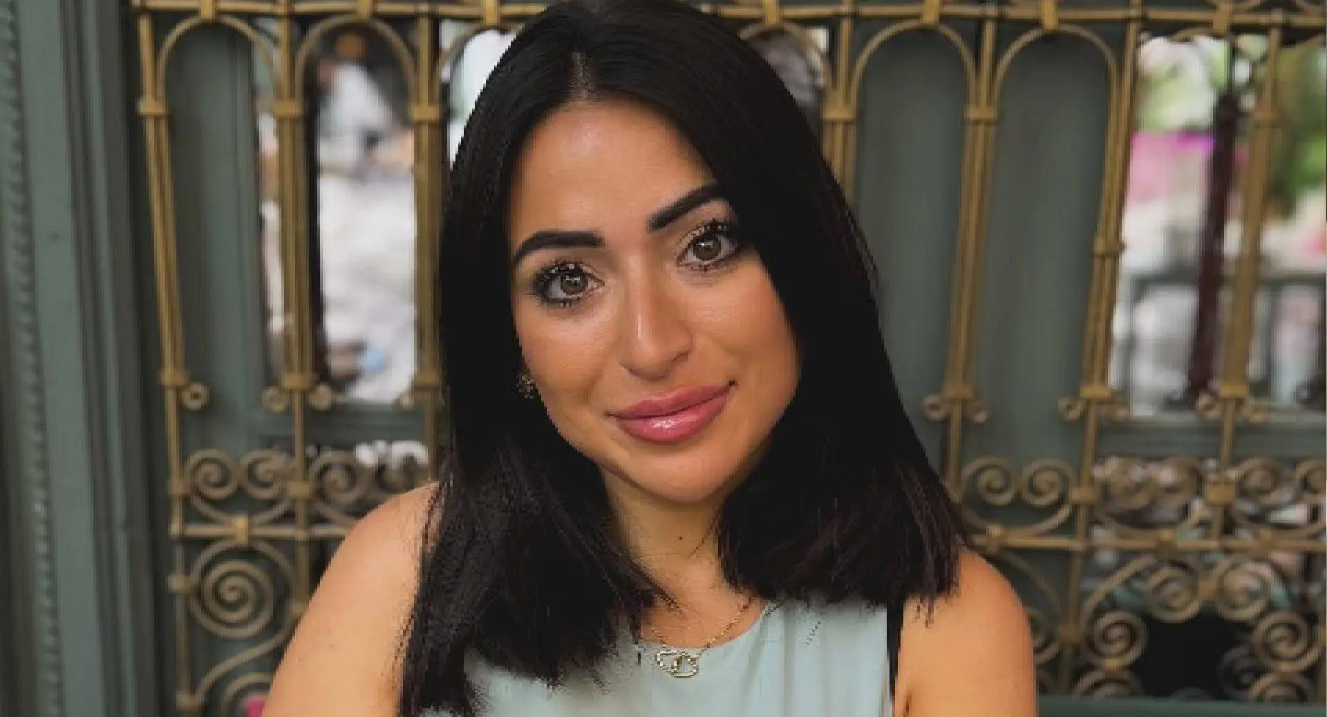 Lale Gül showt haar figuur in strak rokje en fans smelten weg
