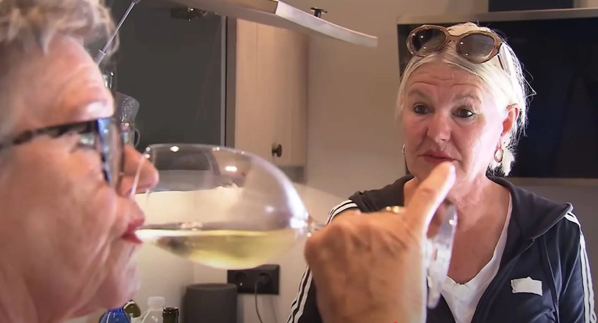 B&B Vol Liefde-deelnemer Petra geniet van lekkere vieze grapjes van haar logee: 'Sta heel lang droog'