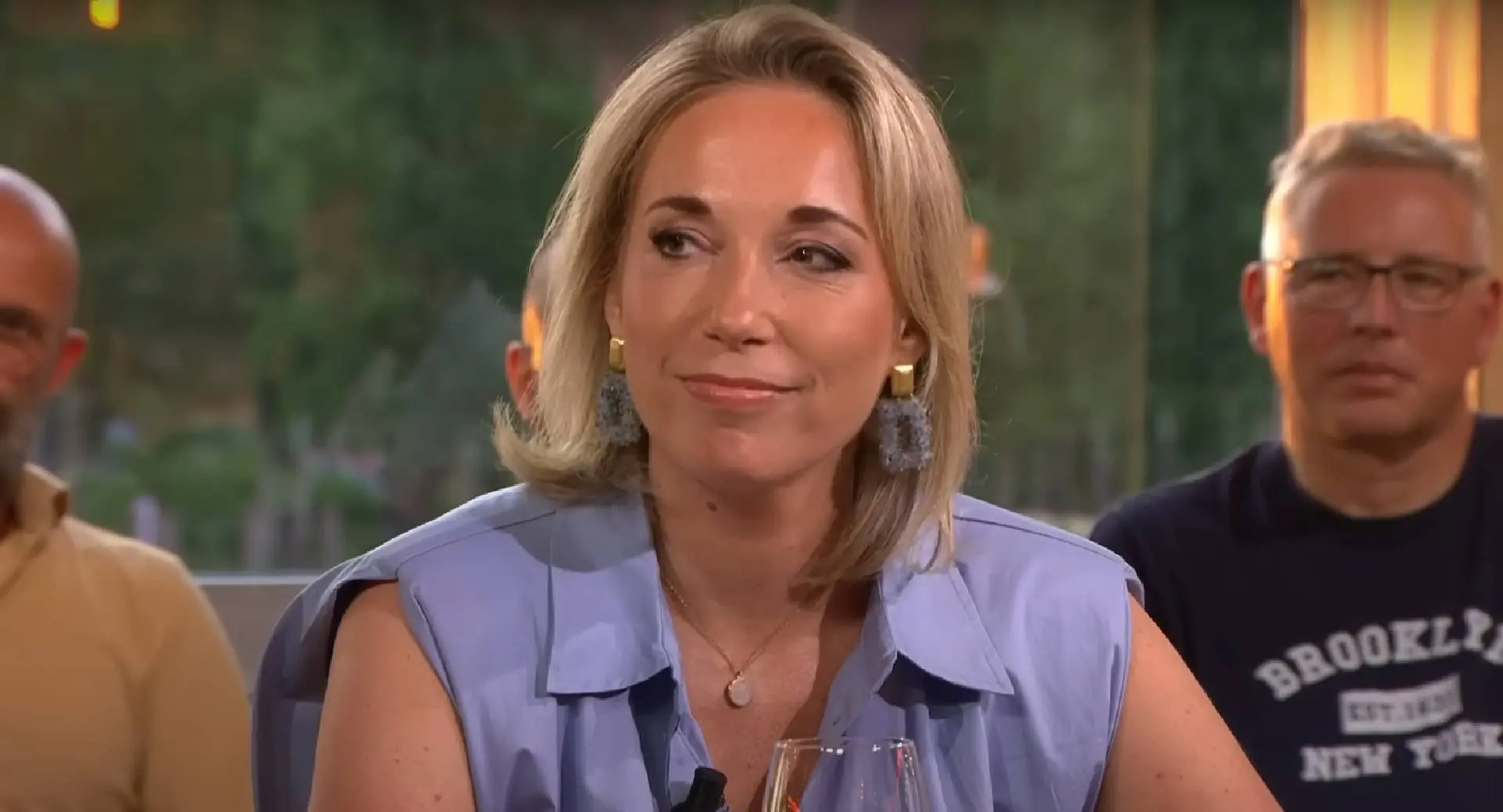 'Piepjonge' Ingrid Coenradie zorgt voor paniek in Den Haag: wie is de nieuwe blondine van JA21?