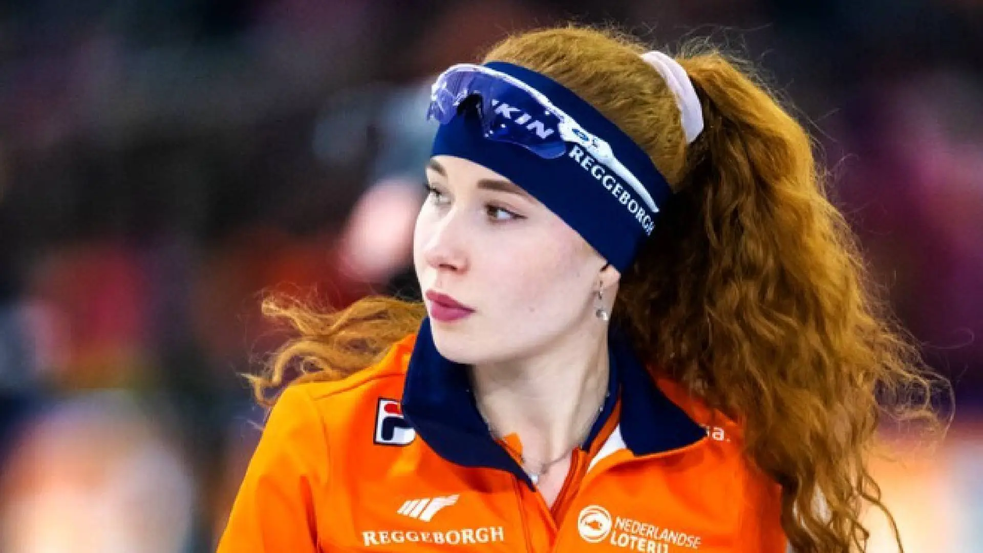 Schaatsster Michelle de Jong bewijst dat haar achterkant in nieuw pakje nóg beter uitkomt