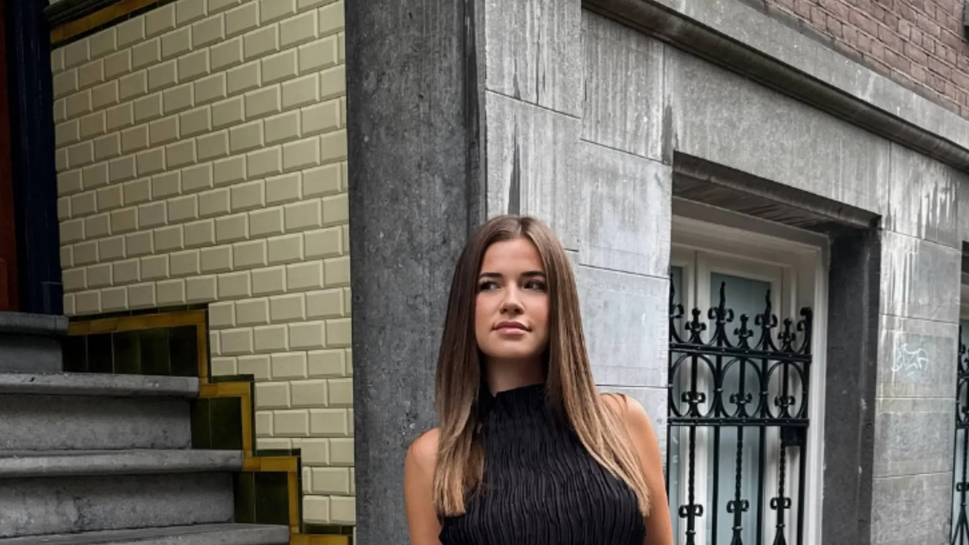 Jade Anna laat volgers dubbel zien met uitdagend strak topje