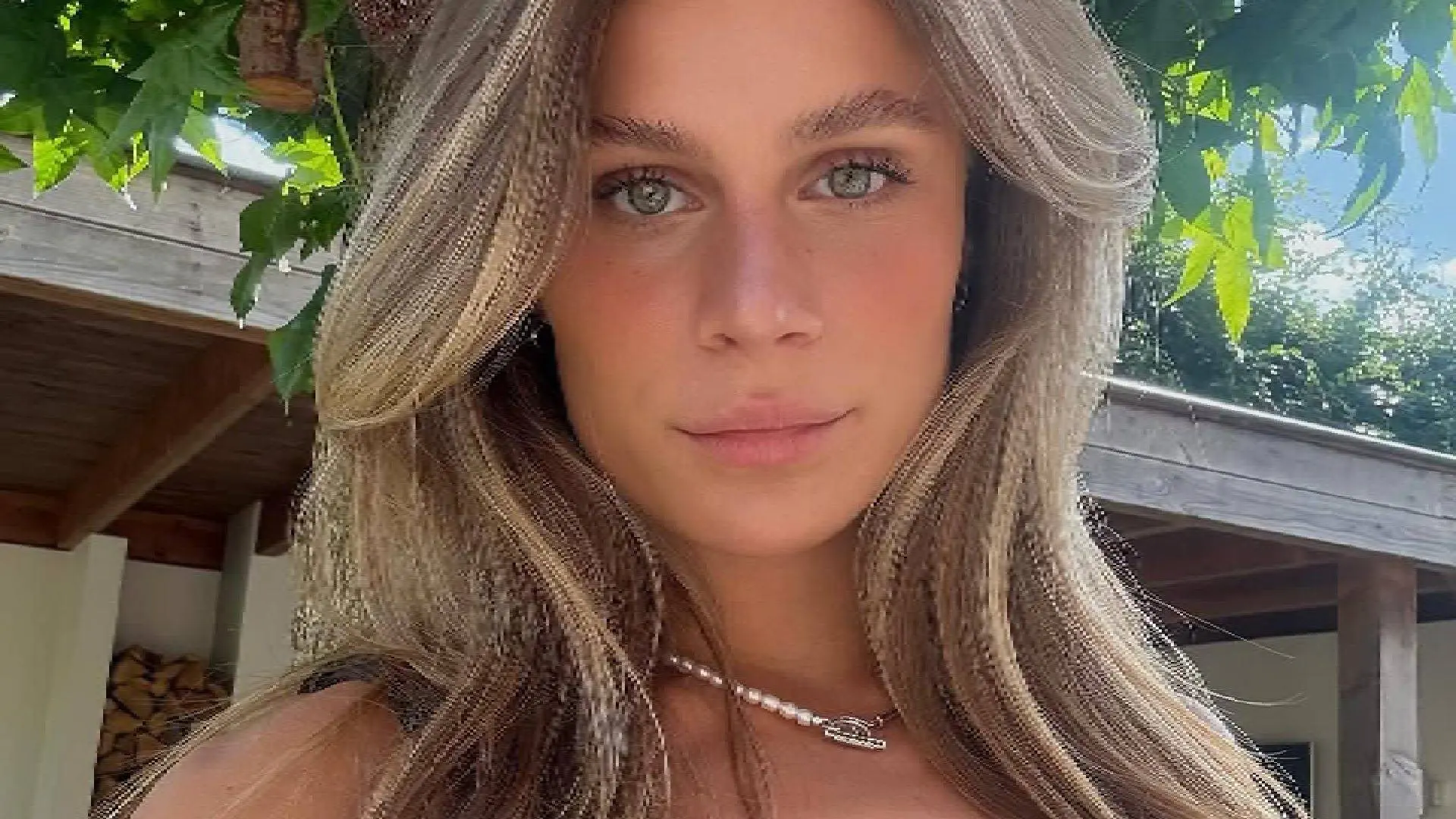 Demi van den Wildenberg bewijst met spiegelfoto dat ze verreweg de fitste atlete van Nederland is