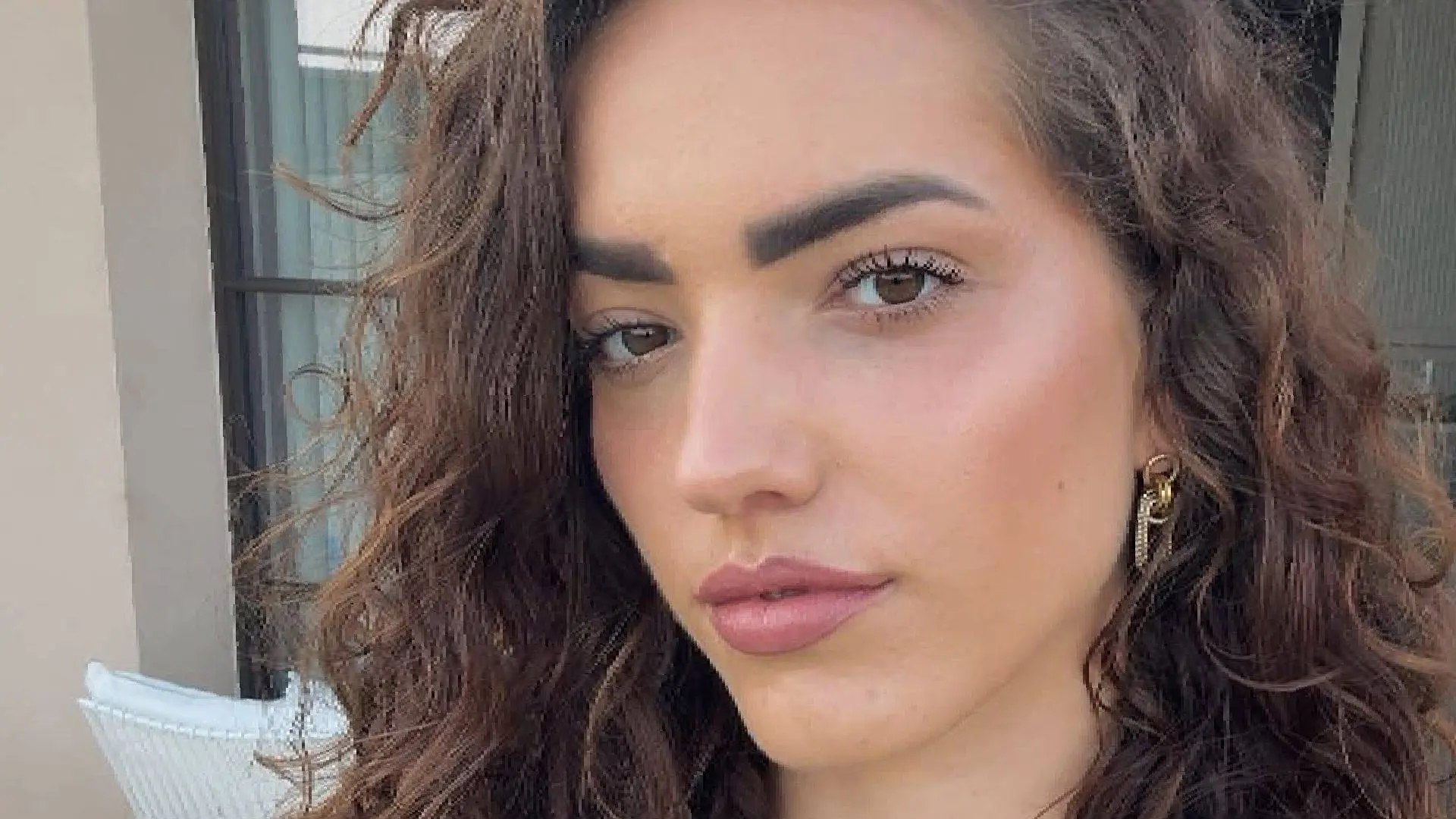 Heerlijk: Pien Hersman nú al van alle kanten in schaatspakje te bewonderen