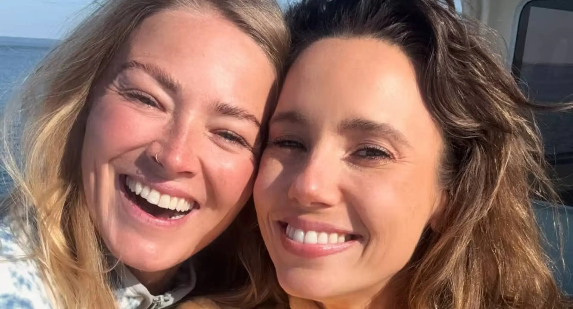 Gwen van Poorten en Geraldine Kemper laten hun 'vriendinnen' zien in ruil voor hulp