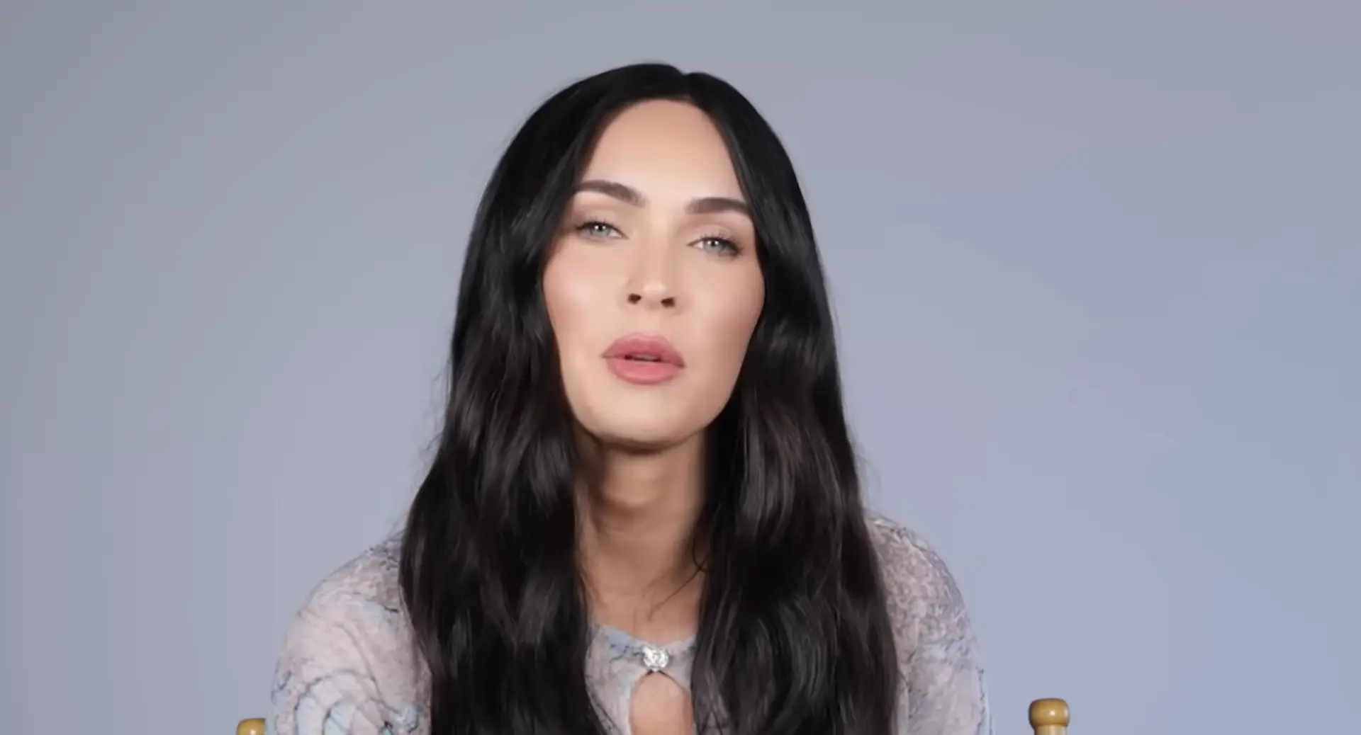 Actrice Megan Fox leeft nog en deelt ongelofelijke foto's van achterwerk