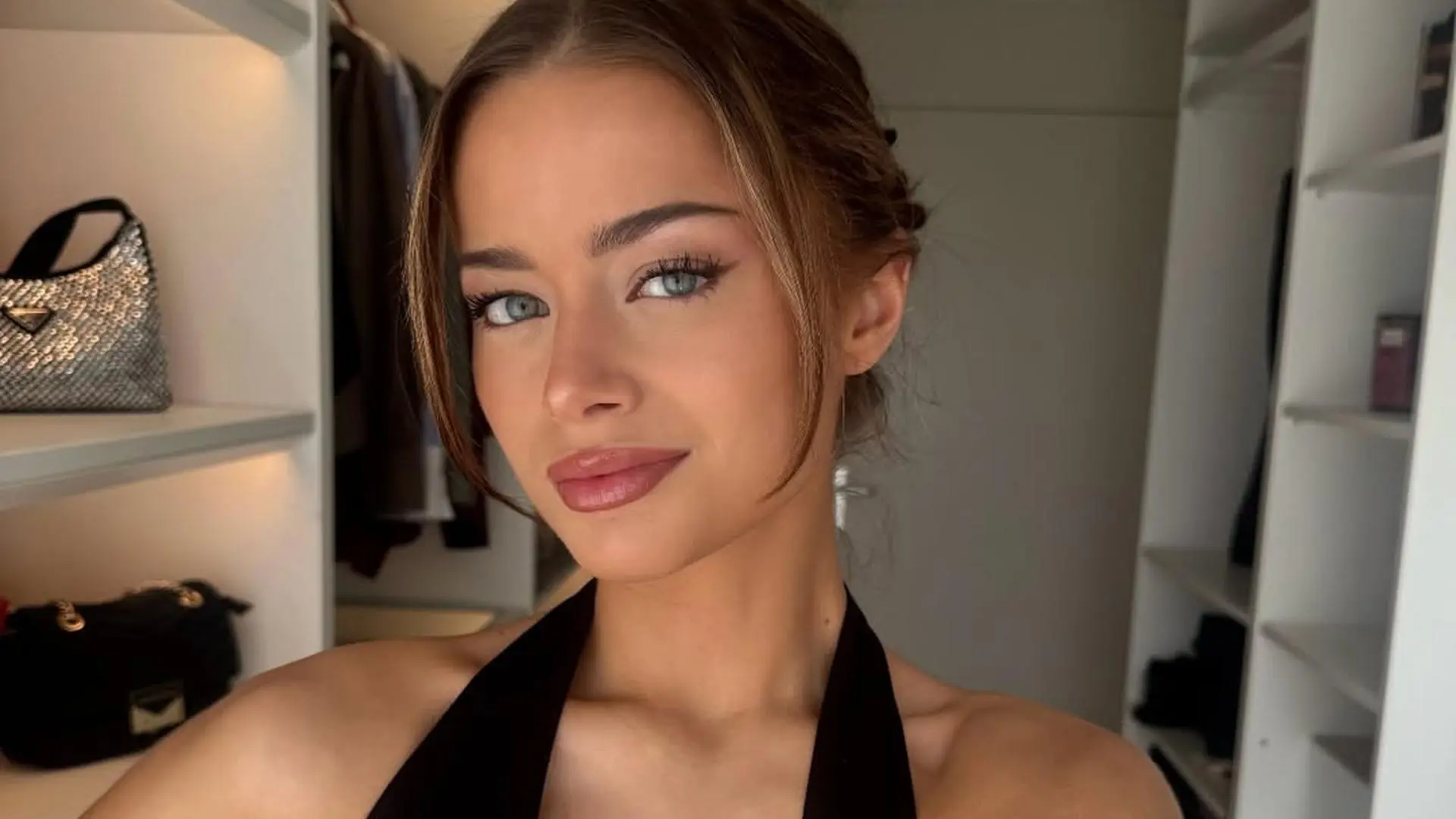 Stefania Liberakakis gaat naar bed in zéér opvallend topje: "Slaap lekker"