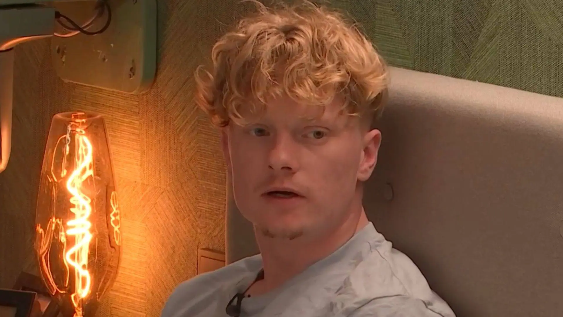 Casper en Kristie (De Bondgenoten) hebben verhit onderonsje in slaapkamer: "Hele dag op mij azen"