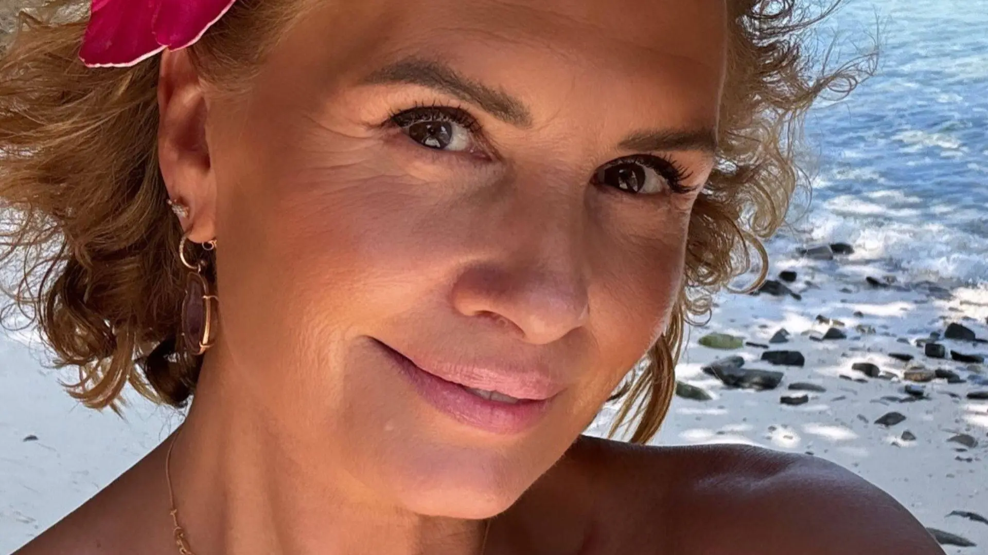 Leontine Borsato verbaast volgers met foto in badpak: "Prachtig"