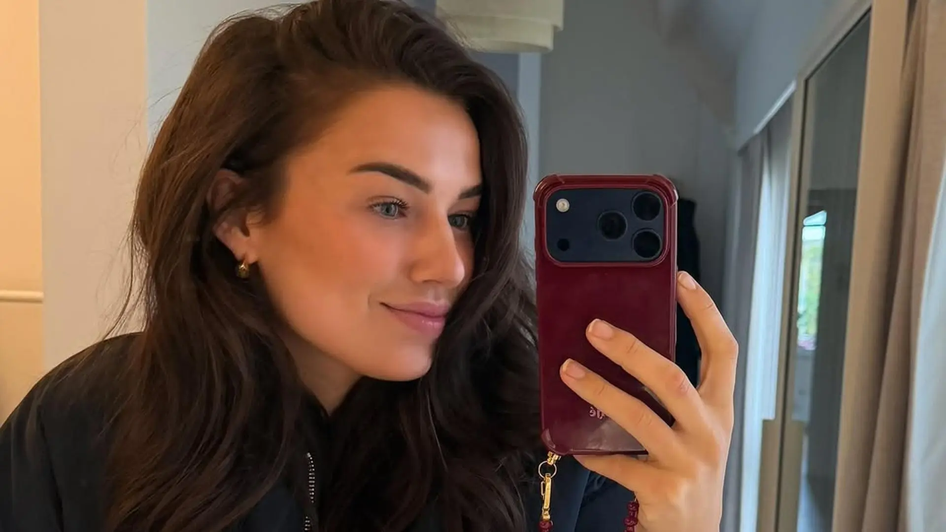 Nina Warink is ineens bikinimodel en laat zien wat ze in huis heeft