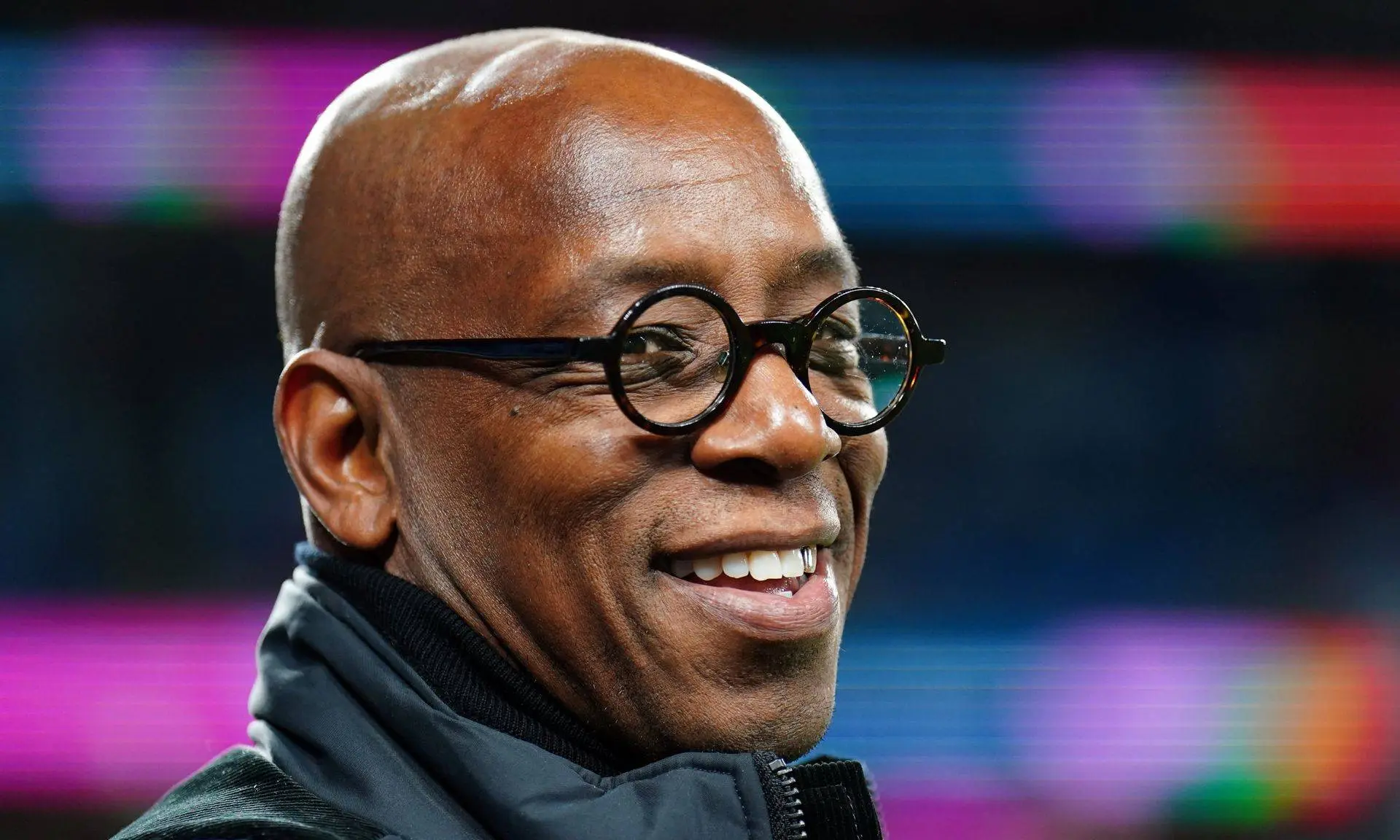 Man Utd shoud go 'all out' for striker who 'shows disrespect for everyone' says Wright