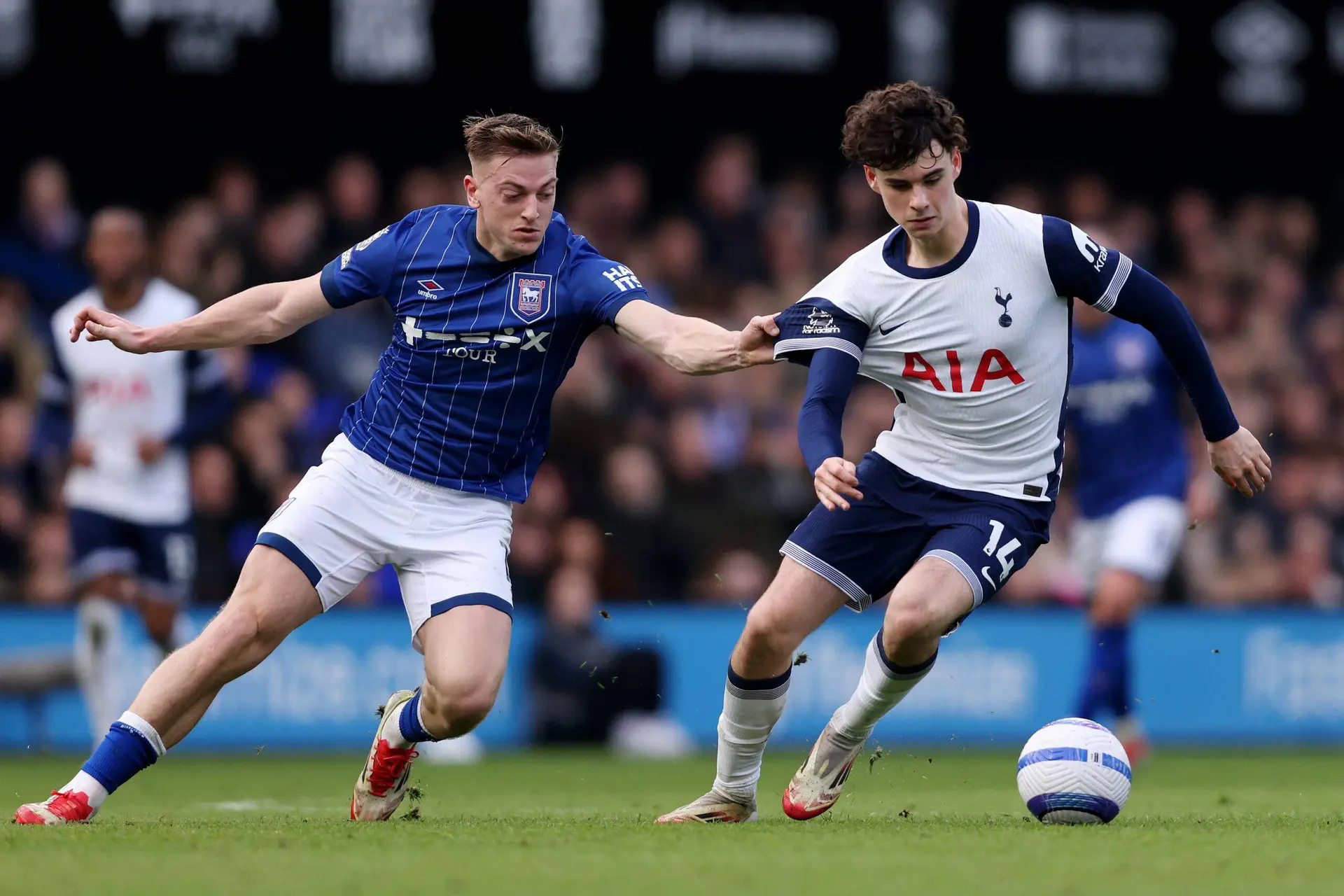 Man Utd told striker 'prefers Reds over Chelsea' and has been 'won over by Amorim vision'